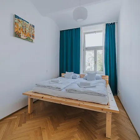 Bohemian Experience Hotel apartamentowy 4*