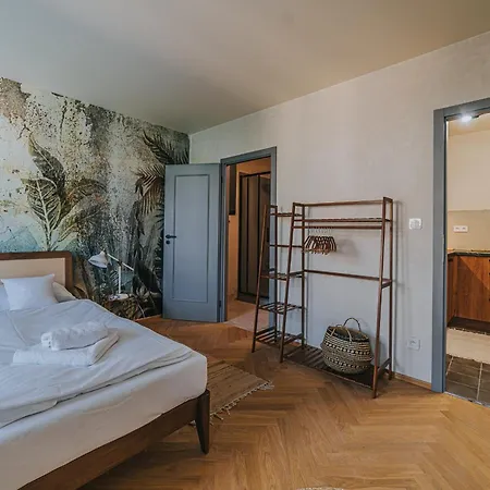 Bohemian Experience 4*