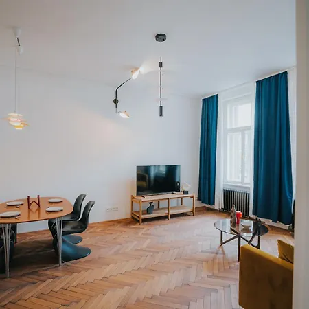 Bohemian Experience Hotel apartamentowy 4*