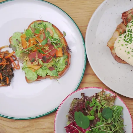 Bohemian Experience 4*