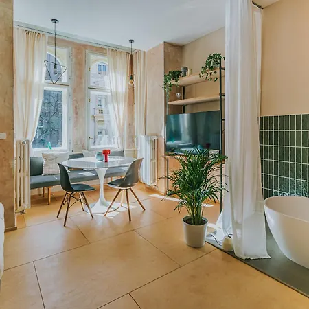 Bohemian Experience Hotel apartamentowy 4*