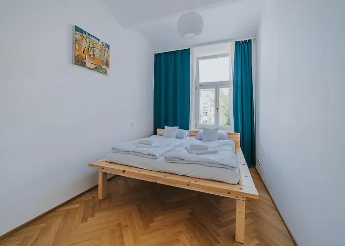 Bohemian Experience Apartmanhotel 4*