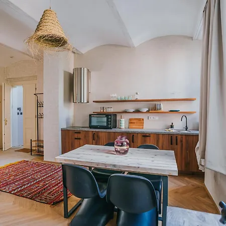 Ξενοδοχείο με διαμερίσματα Bohemian Experience